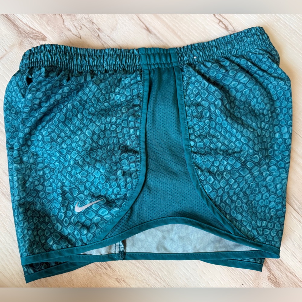 Nike Dri Fit Girls Teal Patterned Athletic Shorts- M